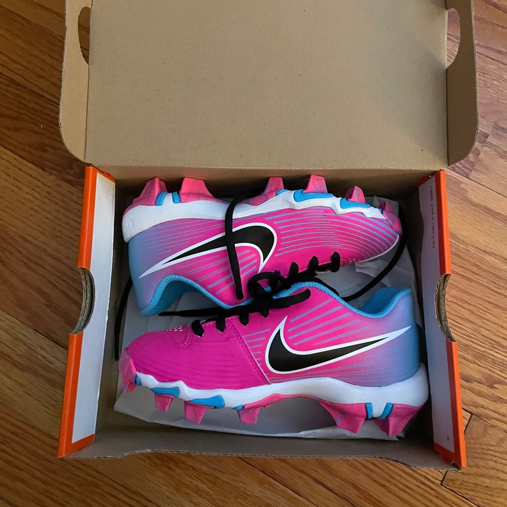 Girls Nike Hyperdiamond 3 Keystone softball cleats NEW, NEVER WORN W BOX